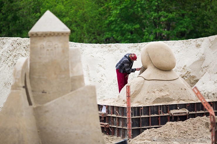 Ielūkojies smilšu skulptūru tapšanas procesā
Foto: Kristaps Hercs 149887