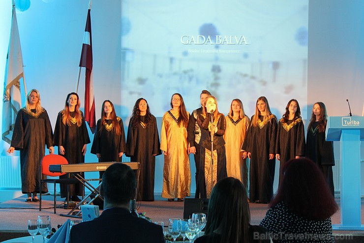 Biznesa augstskola Turība 21.05.2015 pirmo reizi apbalvo septīņus Goda absolventus - www.Turiba.lv. Foto: Santa Kozlova Biznesa augstskola Turība 21.05.2015 pirmo reizi apbalvo septīņus Goda absolventus - www.Turiba.lv. Foto: Santa Kozlova 149960
