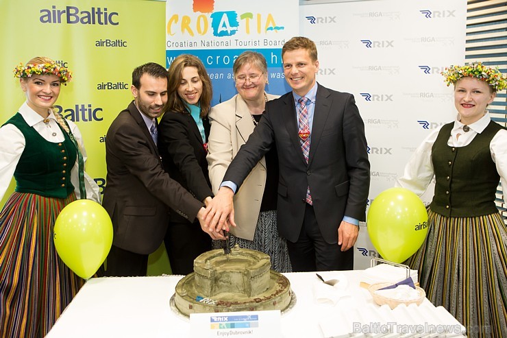 airBaltic jaunā reisa Rīga - Dubrovnika atklāšanā pulcējas Horvātijas interesenti 150145