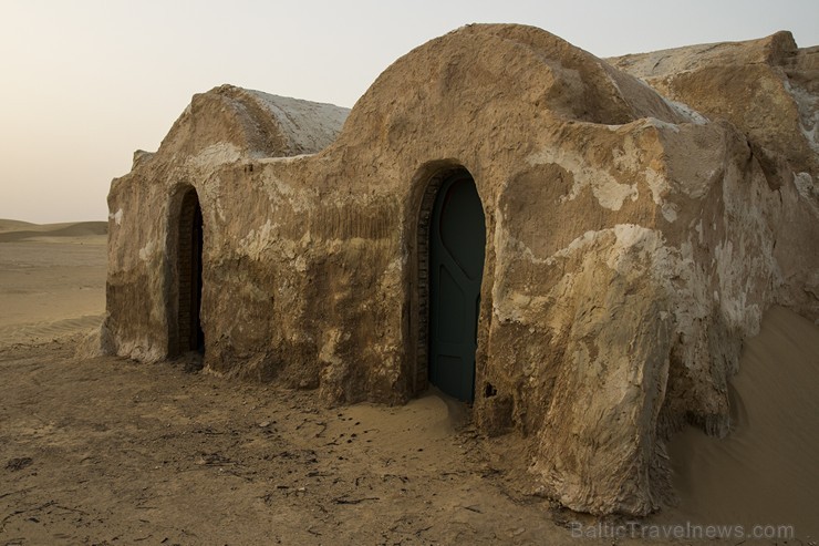 Travelnews.lv sadarbībā ar Novatours Sahāras tuksnesī apmeklē filmas «Star Wars» filmēšanas laukumu 150185