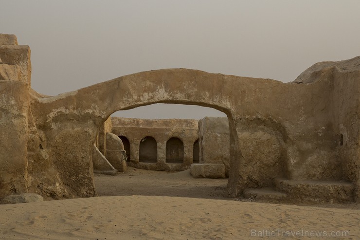 Travelnews.lv sadarbībā ar Novatours Sahāras tuksnesī apmeklē filmas «Star Wars» filmēšanas laukumu 150197