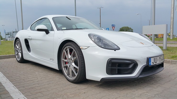 Travelnews.lv redakcija 29.05.2015 izbrauc nelielu Pierīgas maršrutu ar sportisko Porsche Cayman GTS no Porsche.lv Travelnews.lv redakcija 29.05.2015 izbrauc nelielu Pierīgas maršrutu ar sportisko Porsche Cayman GTS no Porsche.lv 150295
