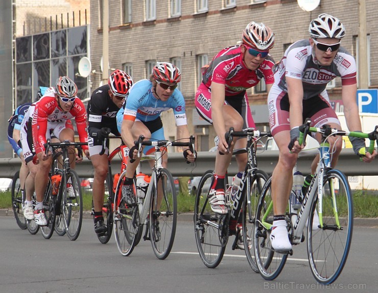 Galvaspilsētā tūkstošiem velosipēdistu dodas «Elkor Rīgas velomaratons 2015» distancē 150376