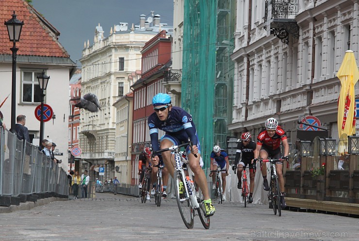 Galvaspilsētā tūkstošiem velosipēdistu dodas «Elkor Rīgas velomaratons 2015» distancē 150385