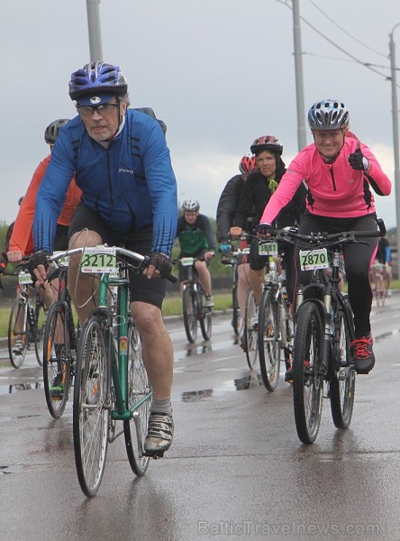 Galvaspilsētā tūkstošiem velosipēdistu dodas «Elkor Rīgas velomaratons 2015» distancē 150415