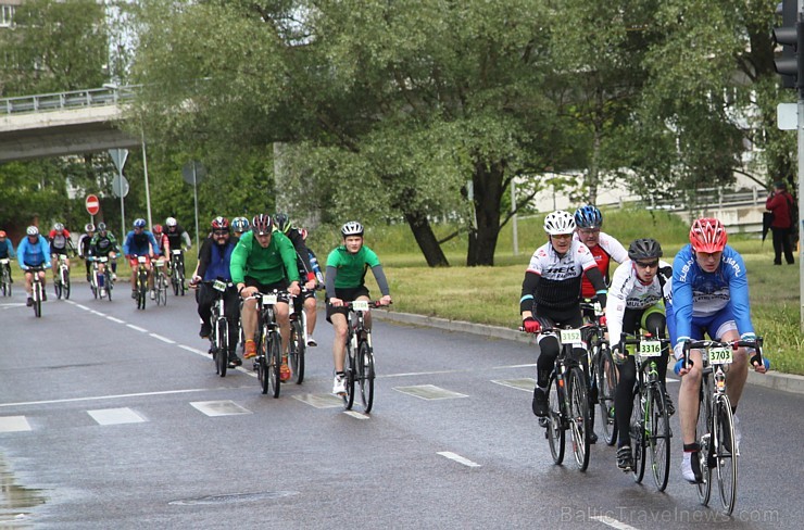 Galvaspilsētā tūkstošiem velosipēdistu dodas «Elkor Rīgas velomaratons 2015» distancē 150435