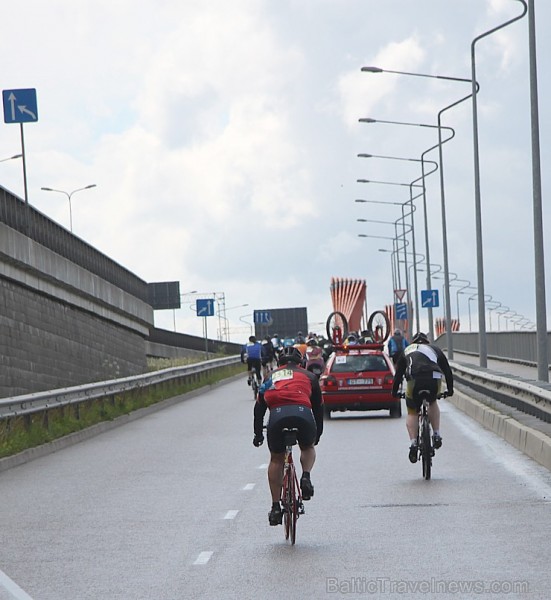 Galvaspilsētā tūkstošiem velosipēdistu dodas «Elkor Rīgas velomaratons 2015» distancē 150436