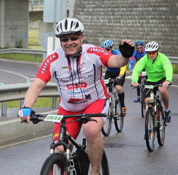 Galvaspilsētā tūkstošiem velosipēdistu dodas «Elkor Rīgas velomaratons 2015» distancē 150442