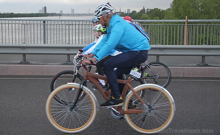 Galvaspilsētā tūkstošiem velosipēdistu dodas «Elkor Rīgas velomaratons 2015» distancē 150454