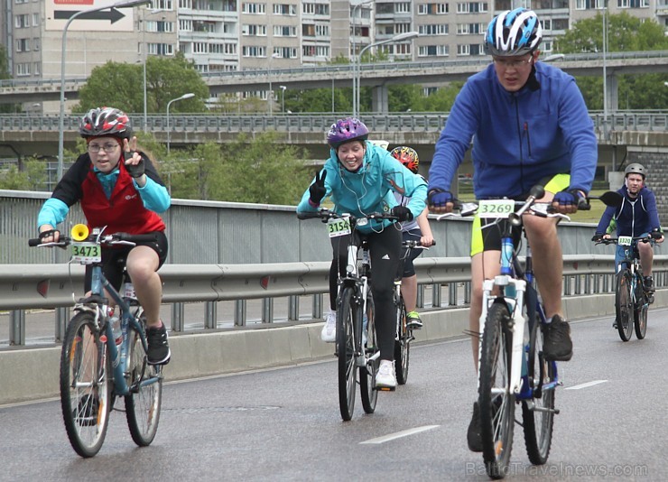 Galvaspilsētā tūkstošiem velosipēdistu dodas «Elkor Rīgas velomaratons 2015» distancē 150456