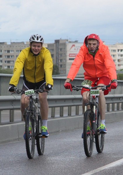 Galvaspilsētā tūkstošiem velosipēdistu dodas «Elkor Rīgas velomaratons 2015» distancē 150457