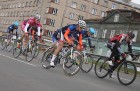 Galvaspilsētā tūkstošiem velosipēdistu dodas «Elkor Rīgas velomaratons 2015» distancē 11