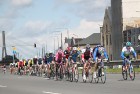 Galvaspilsētā tūkstošiem velosipēdistu dodas «Elkor Rīgas velomaratons 2015» distancē 19