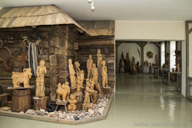 Mazsalacas novada muzej apskatāma unikāla Valtera Hirtes koka skulptūru ekspozīcija 150550