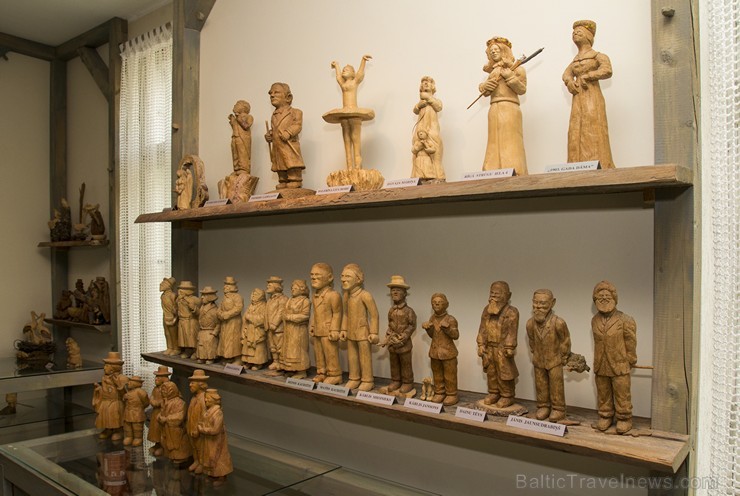 Mazsalacas novada muzej apskatāma unikāla Valtera Hirtes koka skulptūru ekspozīcija 150552