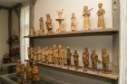 Mazsalacas novada muzej apskatāma unikāla Valtera Hirtes koka skulptūru ekspozīcija 6