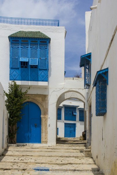 Travelnews.lv redakcija apskata populāro Sidi Bou Said pilsētu Tunisijā 150612