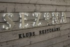Vecrīgā Audēju ielā 12 oficiāli atvērts klubs restorāns «Sezona», kurā ballītes un pārsteigumi sagaidāmi katru dienu 1