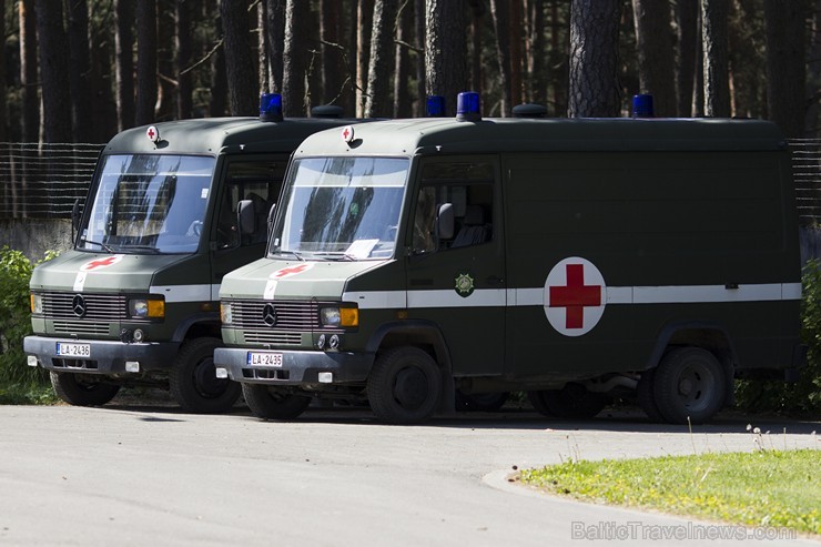 Ādažu poligonā svinīgi atklāj Baltijā vērienīgākās militārās mācības «SABER STRIKE 2015» 151175