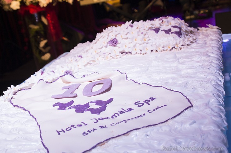 Desmit gadu laikā «Hotel Jūrmala Spa» ir kļuvusi par atpazīstamu konferenču centru un iemīļotu SPA viesnīcu ne tikai vietējai Latvijas publikai Desmit gadu laikā «Hotel Jūrmala Spa» ir kļuvusi par atpazīstamu konferenču centru un iemīļotu SPA viesnīcu ne tikai vietējai Latvijas publikai 151573