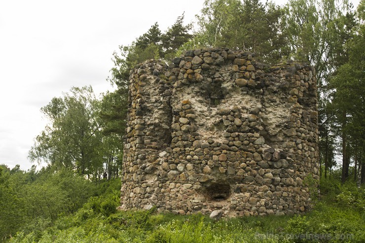 Pašlaik pilsdrupas ir apaugušas ar kupliem kokiem. Laukakmeņu tornis, kurā kādreiz bijušas plašas telpas, jau no tālienes ceļotājiem vēstī par pilsdru 152959