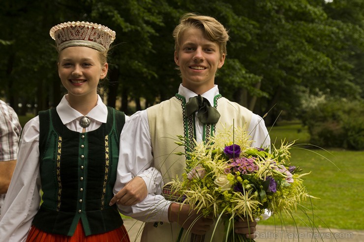 Viesturdārzā ieskandina XI Latvijas skolu jaunatnes dziesmu un deju svētkus 153164