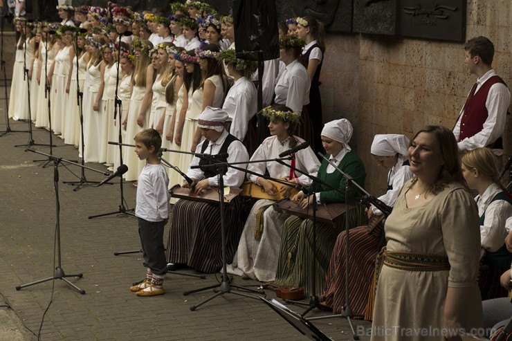 Viesturdārzā ieskandina XI Latvijas skolu jaunatnes dziesmu un deju svētkus 153166