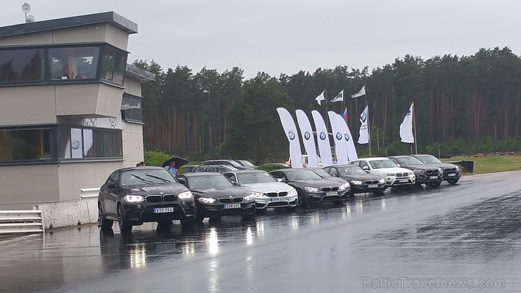 Inchcape BM Auto 6.07.2015 prezentē lietainā Biķernieku trasē «M Sport» komplektācijas automobiļus - BMW M3, BMW M4 un BMW X6 M Inchcape BM Auto 6.07.2015 prezentē lietainā Biķernieku trasē «M Sport» komplektācijas automobiļus - BMW M3, BMW M4 un BMW X6 M 153169