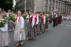 XI Latvijas skolu jaunatnes dziesmu un deju svētku gājiens - atrodi savu kolektīvu 11.daļa) 32