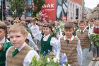 XI Latvijas skolu jaunatnes dziesmu un deju svētku gājiens - atrodi savu kolektīvu (13.daļa) 8