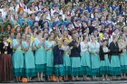 XI Latvijas skolu jaunatnes dziesmu un deju svētku noslēguma koncerts uzlādē latvisko garu 2
