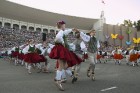 XI Latvijas skolu jaunatnes dziesmu un deju svētku noslēguma koncerts uzlādē latvisko garu 52
