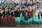 XI Latvijas skolu jaunatnes dziesmu un deju svētku noslēguma koncerts uzlādē latvisko garu 78