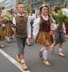 Travelnews.lv uzķer fotomirkļus skolu jaunatnes dziesmu un deju svētku gājienā 91