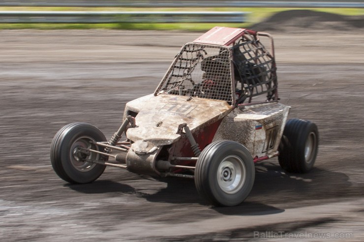 Ar spraigām cīņām sporta kompleksā 333 skatītājus priecē NEZ rallijkrosa čempionāts 155939