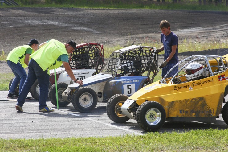 Ar spraigām cīņām sporta kompleksā 333 skatītājus priecē NEZ rallijkrosa čempionāts 155966