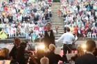 Pirmais Operetes festivāls veiksmīgi sapulcējis pilnus skatītāju solus un tas nepaliek bez atzinīgām apmeklētāju ovācijām. 16