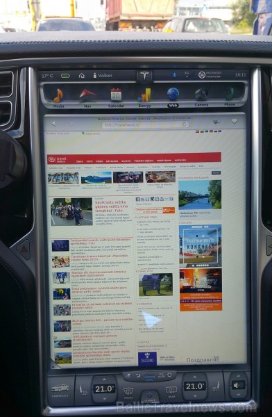 Travelnews.lv portāls uz Tesla Model S ekrāna 156109