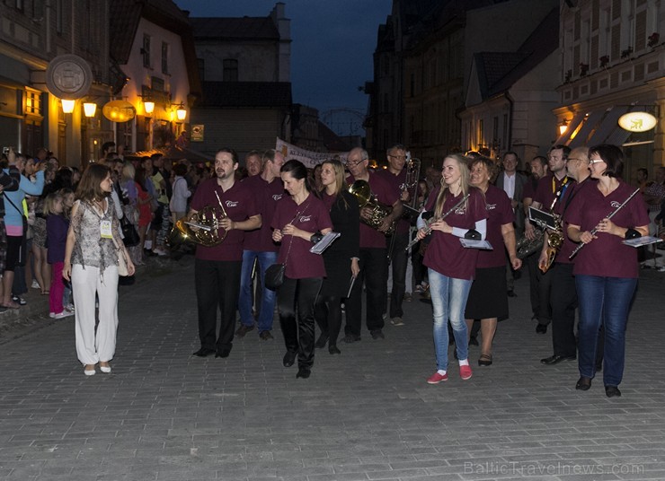 Cēsu svētkos atjaunota gājiena tradīcija 156323