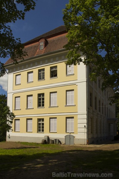 Valtenberģu muiža ir unikāla ar seno ēku kompleksu 156556