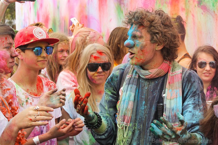 Holi krāsu festivāls pulcē dzīves svinētājus un radītājus 157198