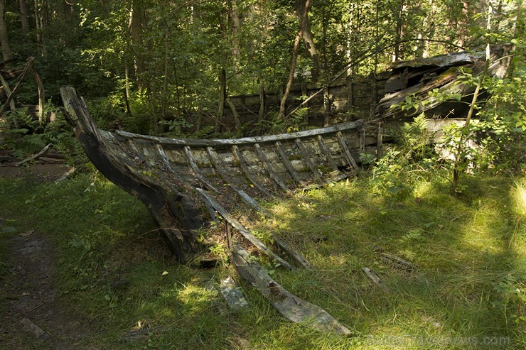 Mazirbes laivu kapsēta ir vienīgais šāda tipa apskates objekts Latvijas piekrastē 158229