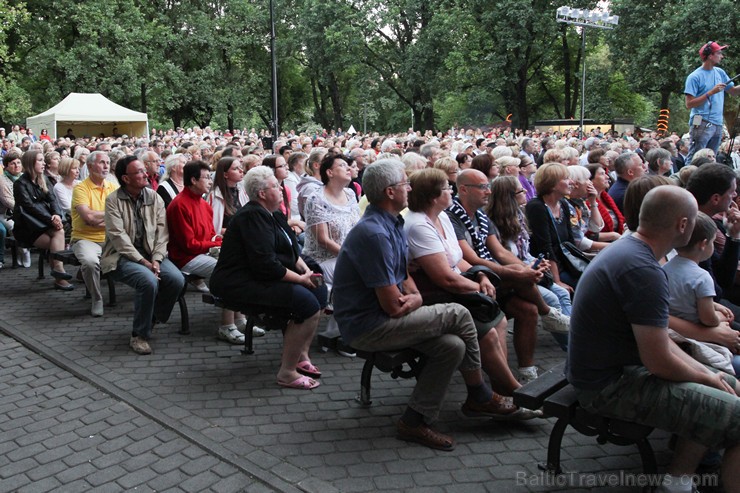 Rīgas svētku ieskaņas koncerta apmeklētāji apceļo pasaules lielākās ostas 158259