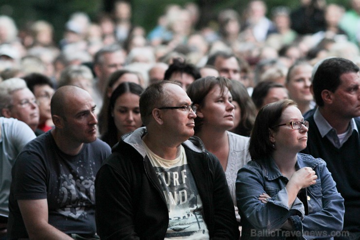 Rīgas svētku ieskaņas koncerta apmeklētāji apceļo pasaules lielākās ostas 158262