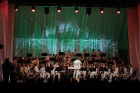Rīgas svētku ieskaņas koncerta apmeklētāji apceļo pasaules lielākās ostas 19