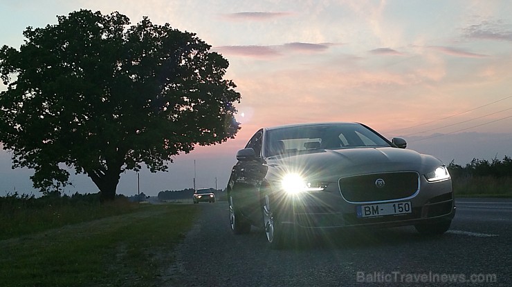 Travelnews.lv redakcija ceļo ar jauno Jaguar XE uz Vidzemi un Latgali, lai izbaudītu britu automobiļa šarmu Latvijas ceļos 158496