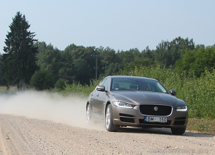 Travelnews.lv redakcija ceļo ar jauno Jaguar XE uz Vidzemi un Latgali, lai izbaudītu britu automobiļa šarmu Latvijas ceļos 158518
