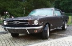 Leģendārais Ford Mustang, ko uzsāka būvēt 1964. gadā un ieguva milzīgu popularitāti visā pasaulē 5