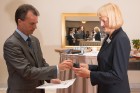 Pilna servisa starptautiskā viesnīca Radisson Blu Daugava Hotel kopā ar tās ilggadējiem darbiniekiem atzīmē 20 gadu jubileju 35