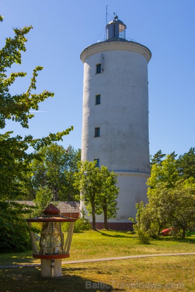 Akmeņu mūra tornis (diametrs 11,5 m), kura iekšpusē ir otrs tornis (diametrs 3,5 m). Torņa augstums (bez laternas) 29,6 m, laternas augstums (bez vēja 159871